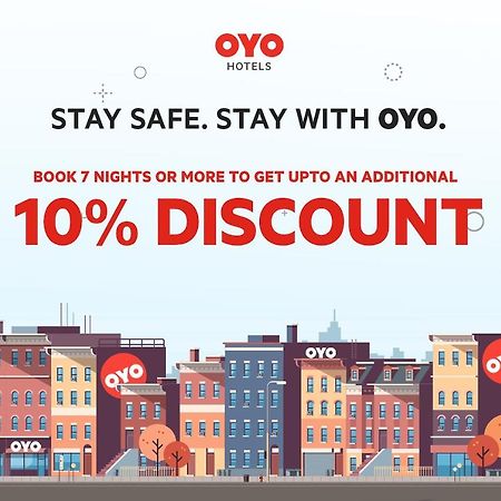 Oyo Hotel Phenix City Central Екстер'єр фото