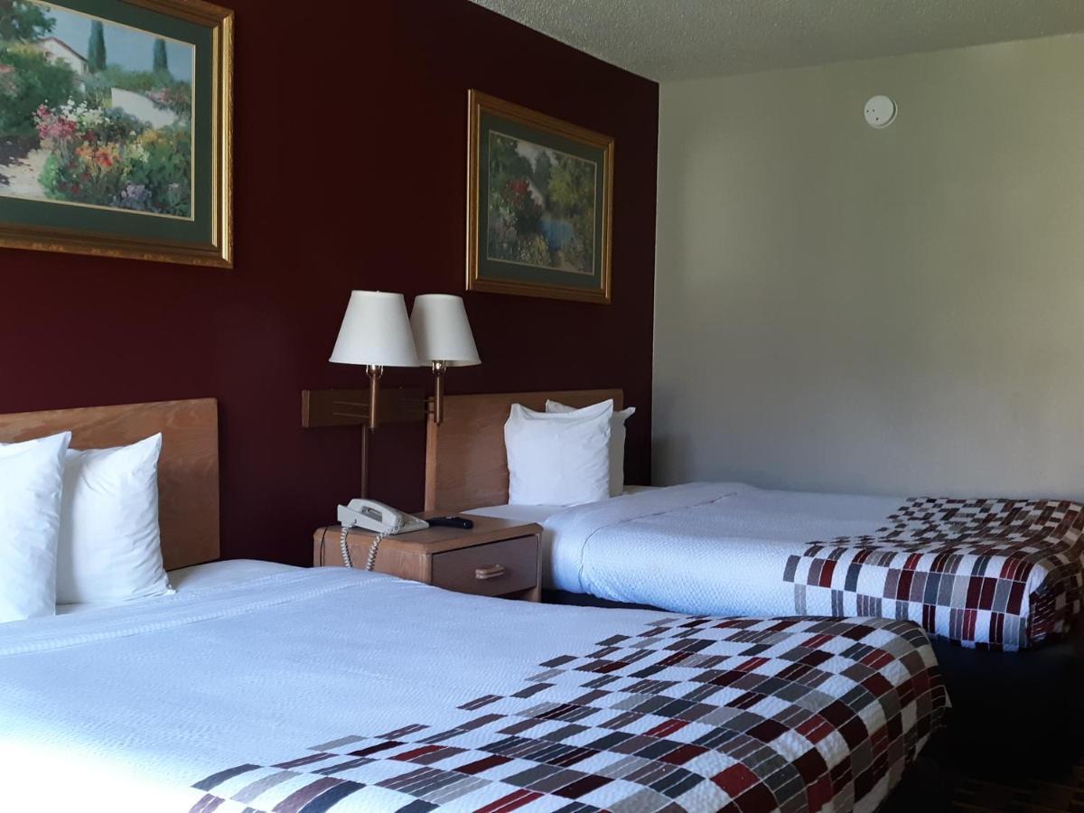 Oyo Hotel Phenix City Central Екстер'єр фото